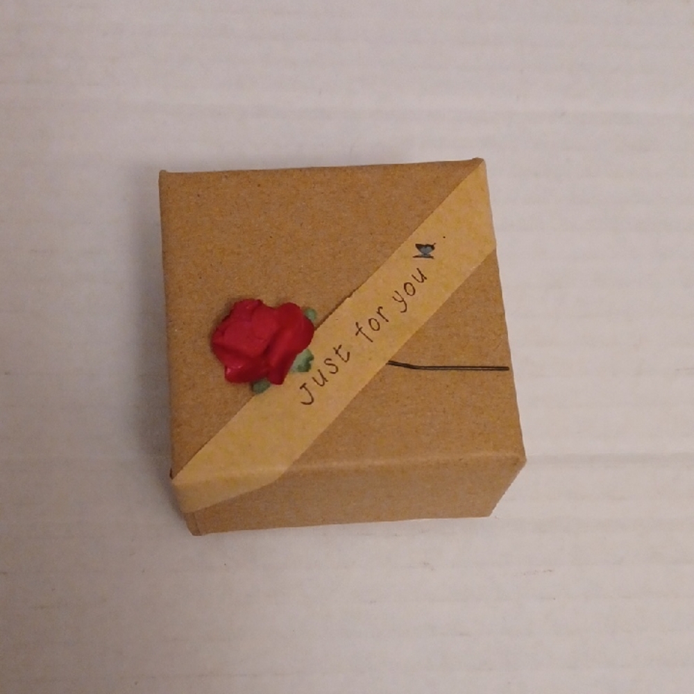 4/$30 Kraft Ring Box with Red Rose Accent